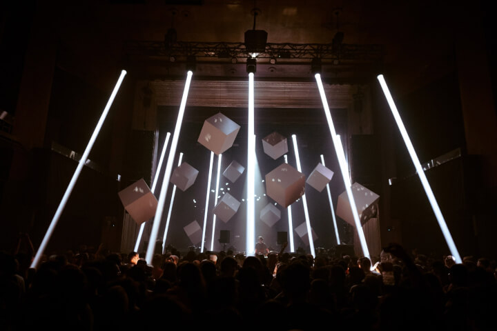 當電子突變激盪港都浪潮：全球指標音像藝術節 MUTEK 登陸高雄 TTXC，以 AI 與聲光演算重構未來感官