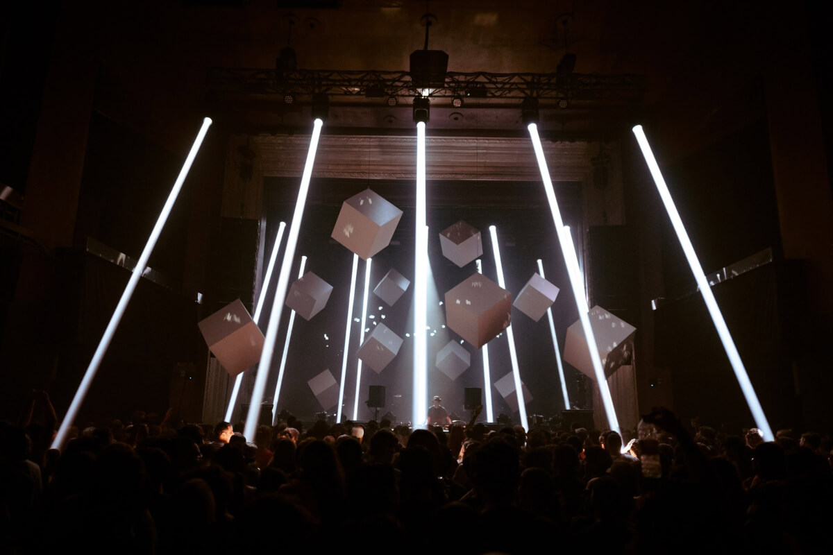 當電子突變激盪港都浪潮：全球指標音像藝術節 MUTEK 登陸高雄 TTXC，以 AI 與聲光演算重構未來感官