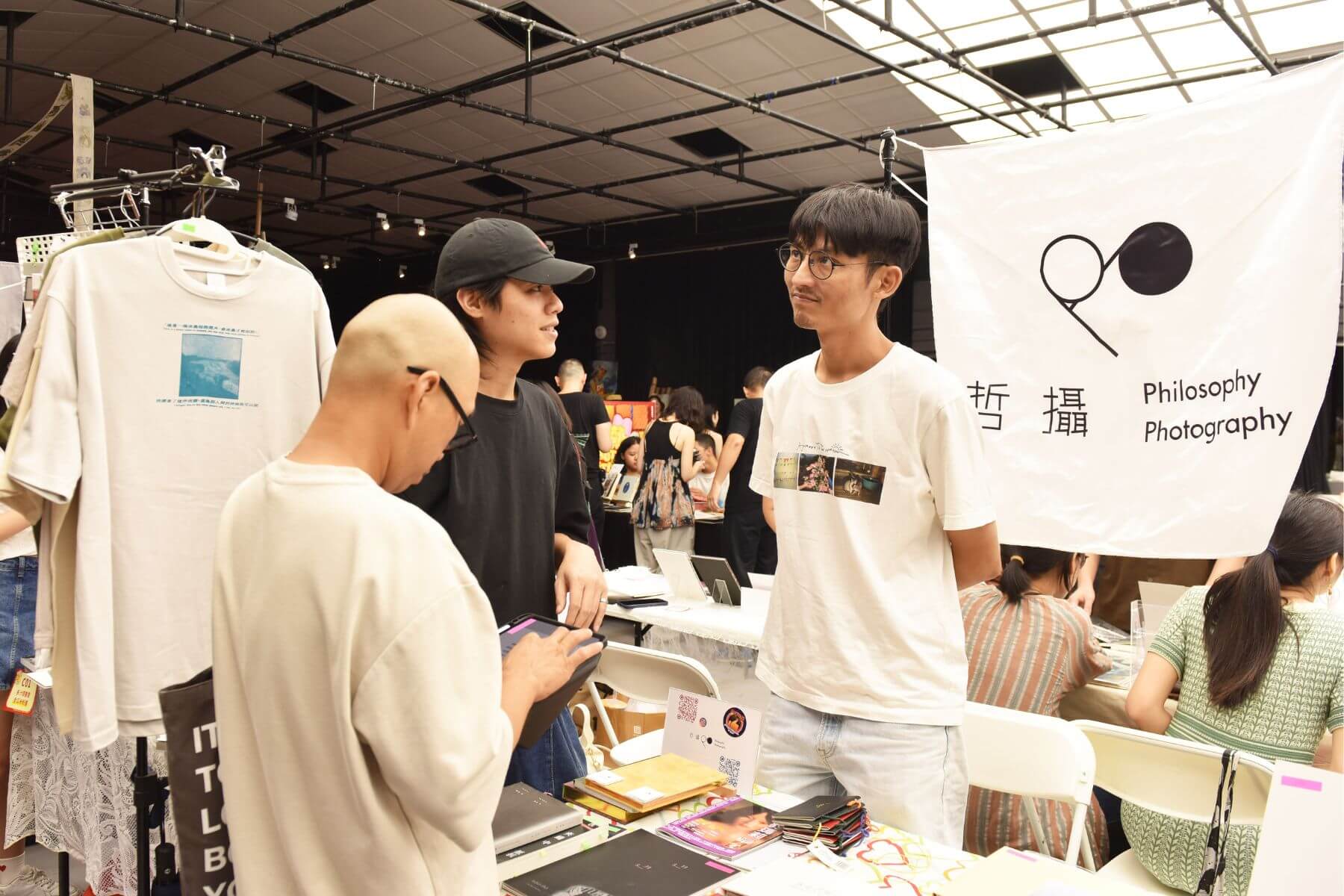 讓影像在紙上顯靈！2026《熱吵集》攝影書展：集結姚瑞中、蔡胤勤藝術家講堂，深化亞洲當代攝影交流