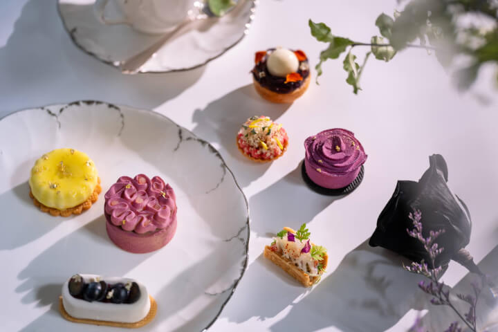 台北文華東方「璀璨黑玫瑰」下午茶！Sisley聯名甜點、魚子醬套餐登場