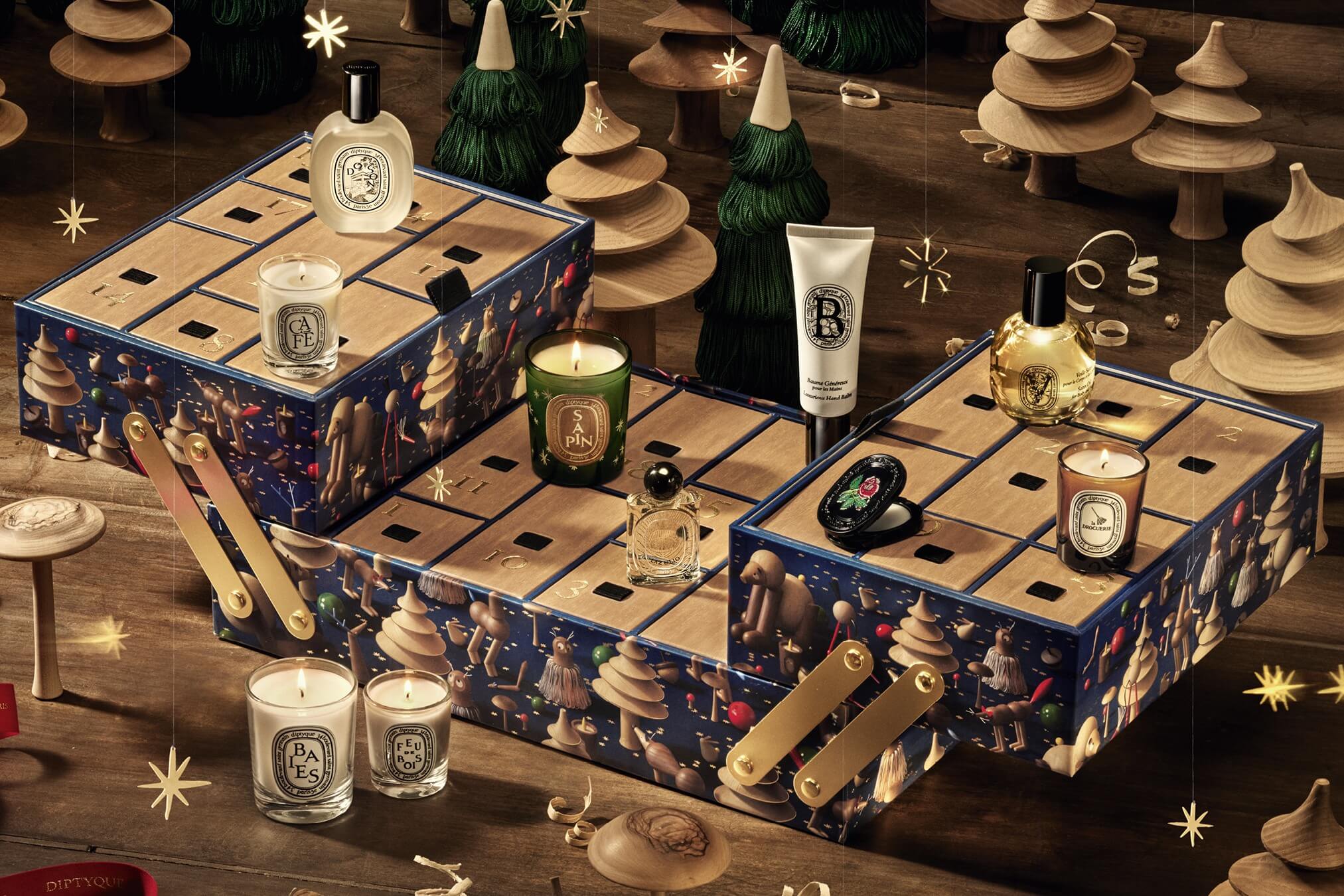 Diptyque 2026聖誕倒數月曆！攜手藝術家Jean-Simon Roch以木工工具箱為靈感，收錄25件香氛與生活臻品