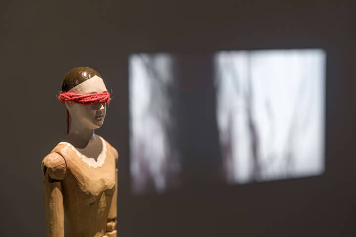 在斷裂處一針一線縫合世界——安卓藝術聯展《陰性空間》：八位跨國女性創作者以材料與慢工勞動，遞出動盪時代的生存提案