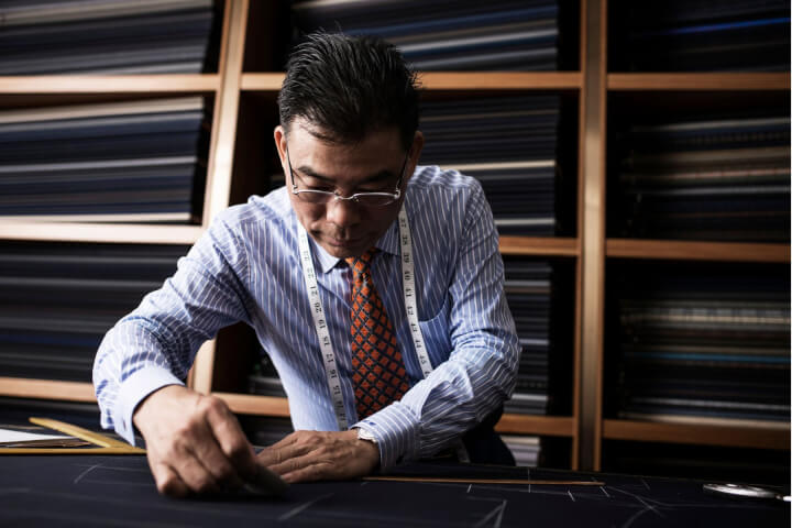 穿在身上的瀟灑與浪漫：專訪金興西服邱文興，用半世紀手藝縫製男人的自信氣場